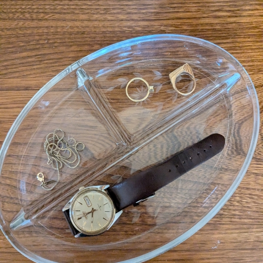 Clear Glass Divided Serving Dish can use for jewelry or catchall